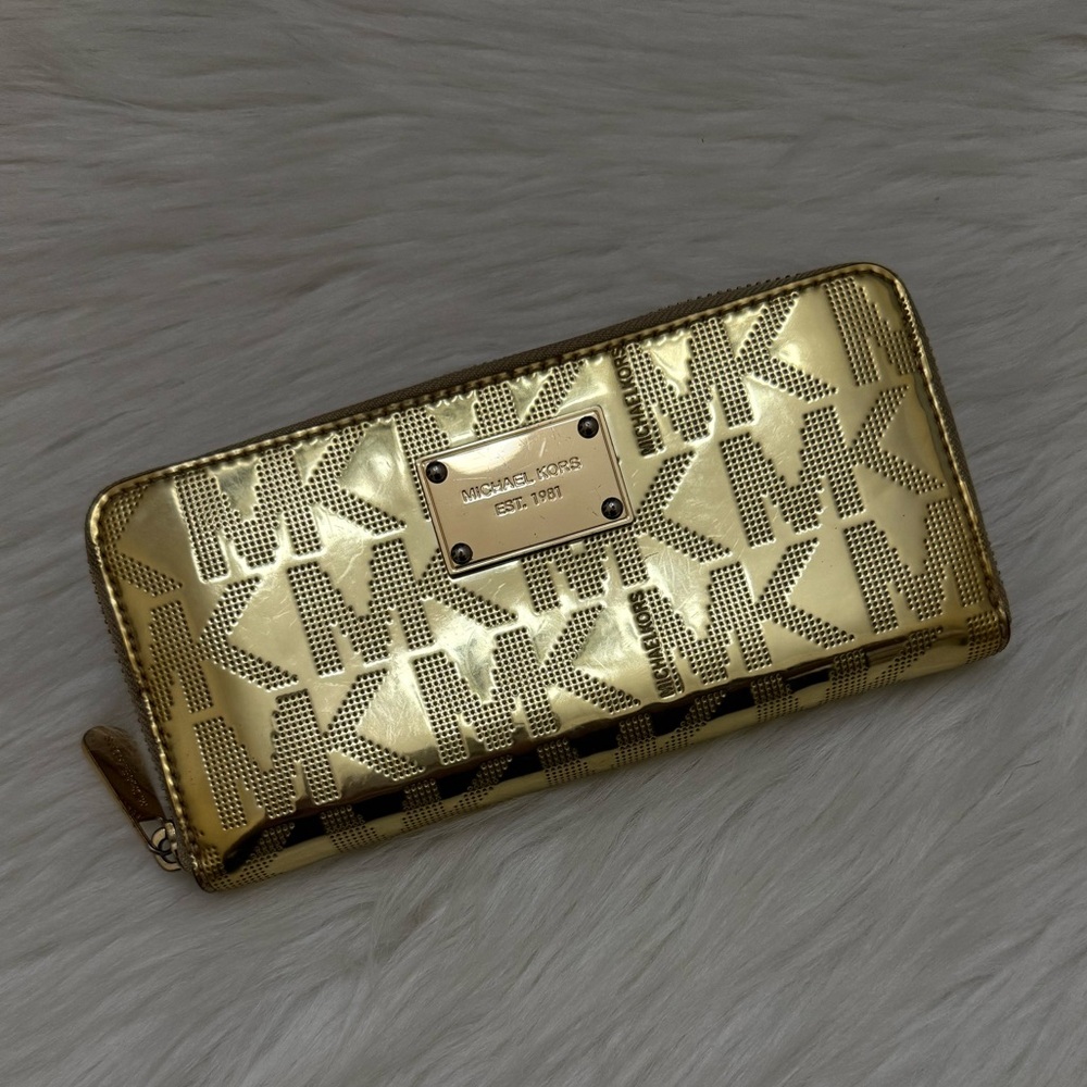 MICHAEL KORS - METALLIC GOLD PATENT LEATHER LONG JET SET CONTINENTAL ZIP WALLET - Picture 2 of 15